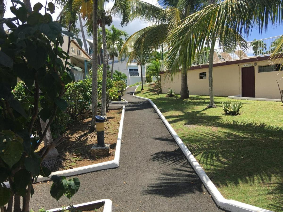 Superbe Studio Avec Piscine, Au Coeur De La Marina! Village Soleil ! Proche Aeroport & Ferry Le Gosier  Exterior photo